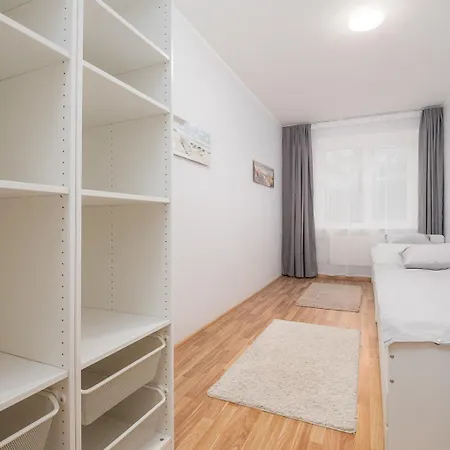 Apartmán Kahe Magamistoaga Suedalinna Korter